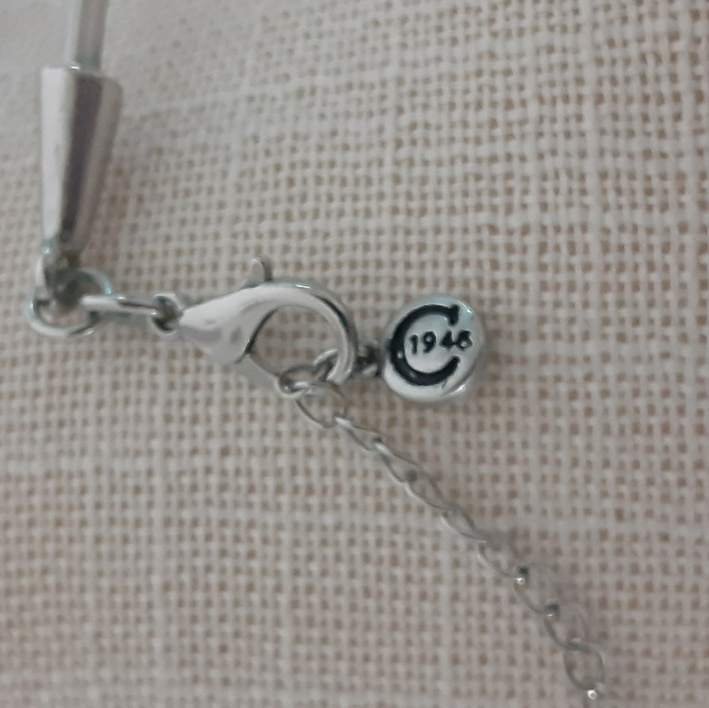 Floral Pendant Silver Tone Circle Necklace (C 1945) - Picture 4 of 6